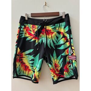 Volcom Mod Hawaii Scallop 19 Boardshorts Men’s Size 31 EUC